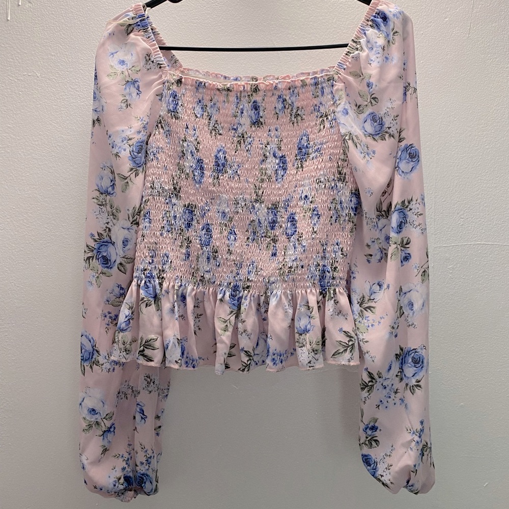 Pink crop top with blue flowers size:L